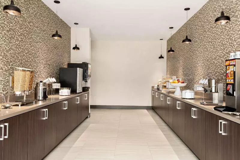 Hotelli La Quinta Inn & Suites By Wyndham Orlando Idrive Theme Parks
