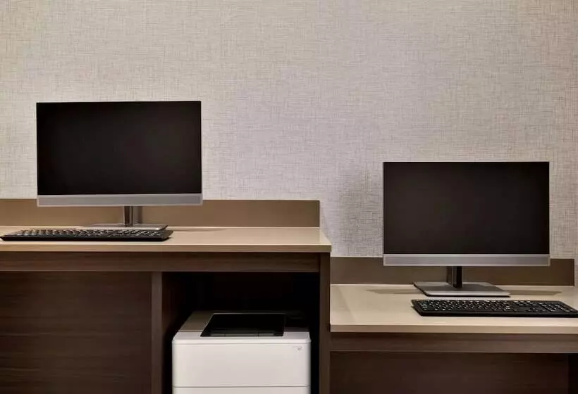 Hotelli La Quinta Inn & Suites By Wyndham Orlando Idrive Theme Parks