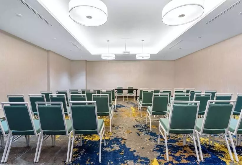 Hotelli La Quinta Inn & Suites By Wyndham Orlando Idrive Theme Parks