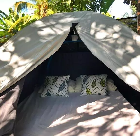 Majatalo Hostal & Café Travelers