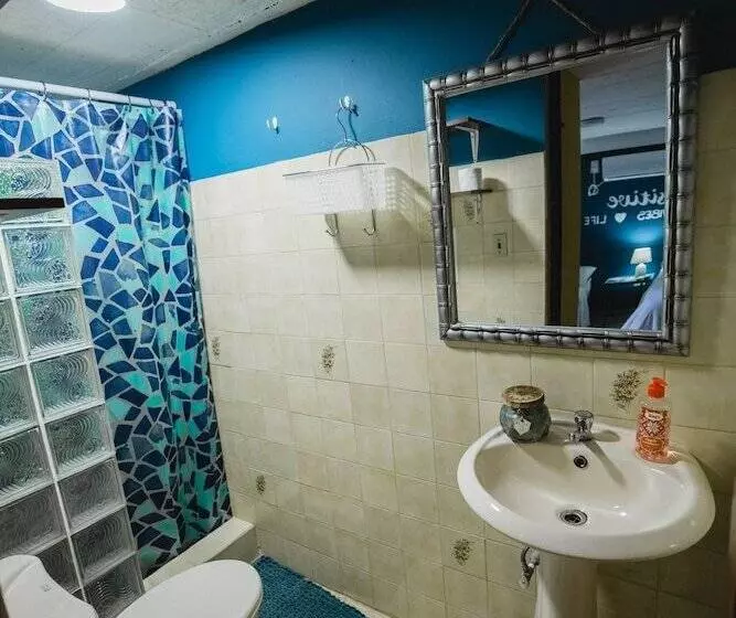 Majatalo Hostal & Café Travelers