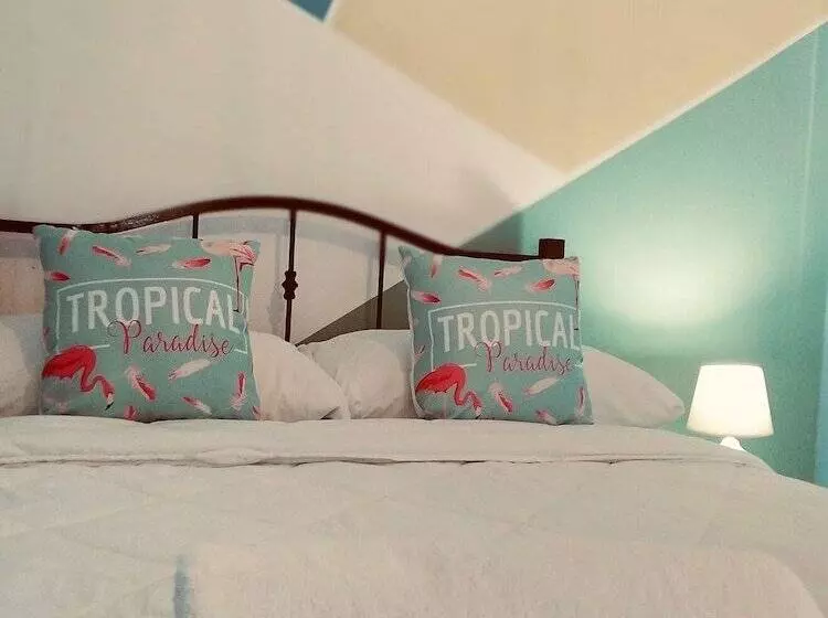 Majatalo Hostal & Café Travelers