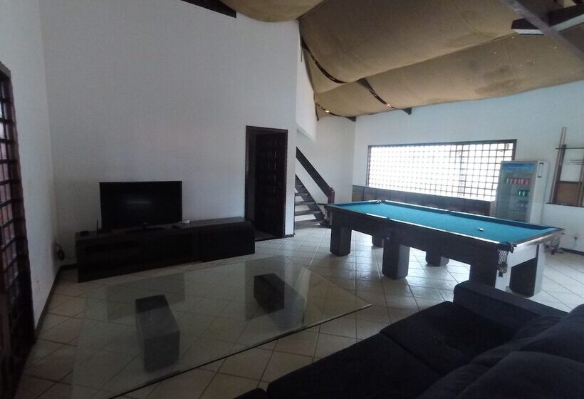 ペンション Kiwi Pousada & Lounge