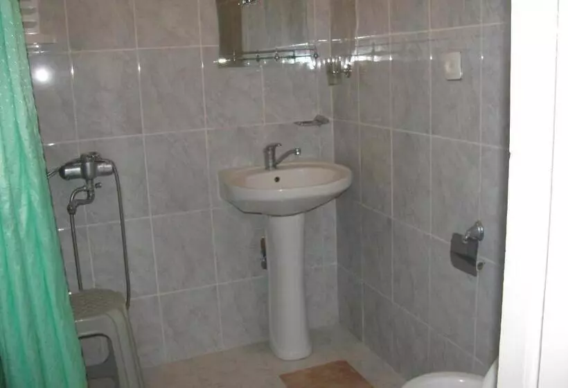 پانسیون Ani Guest House