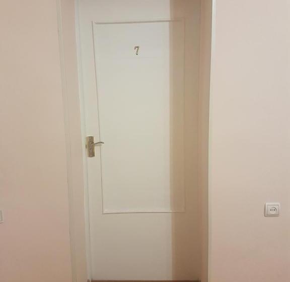 پانسیون Ani Guest House