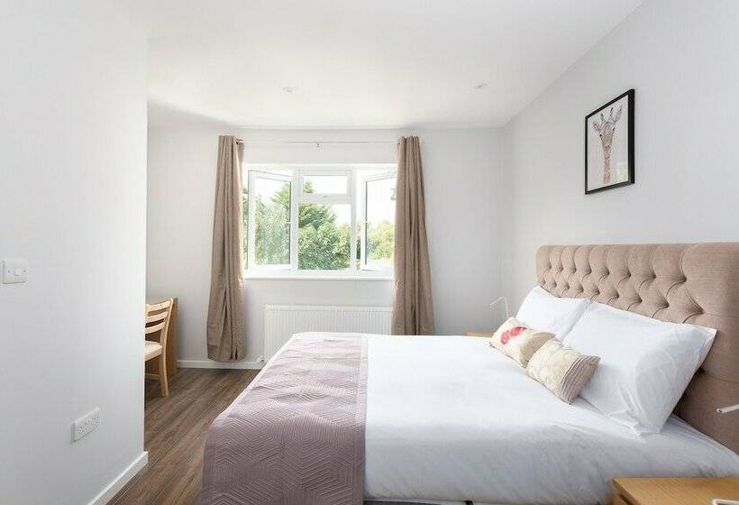 Pension Austin David Apartment Harrow