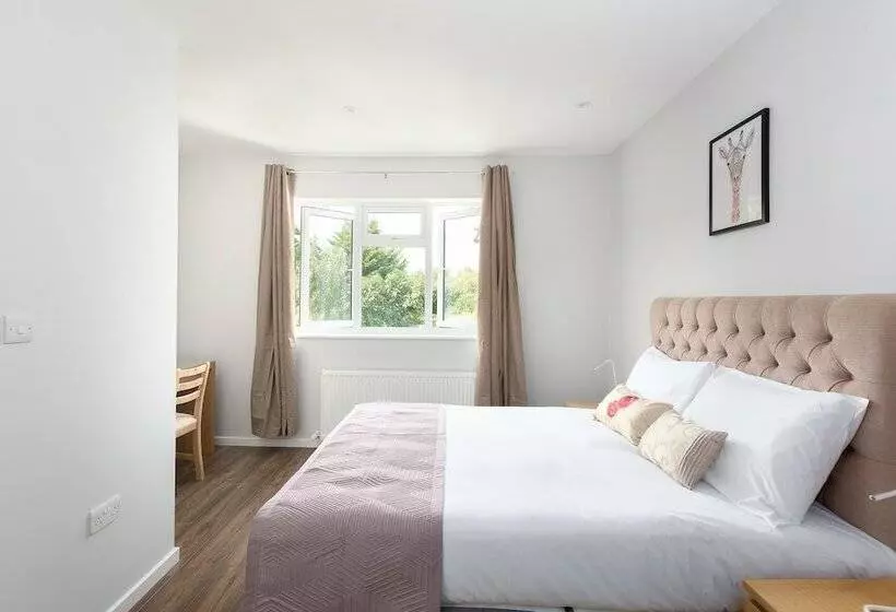 پانسیون Austin David Apartment Harrow