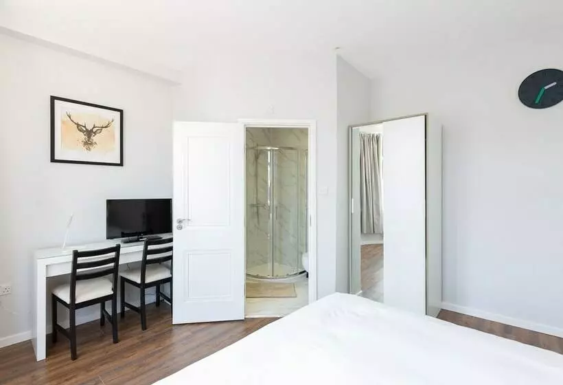 پانسیون Austin David Apartment Harrow