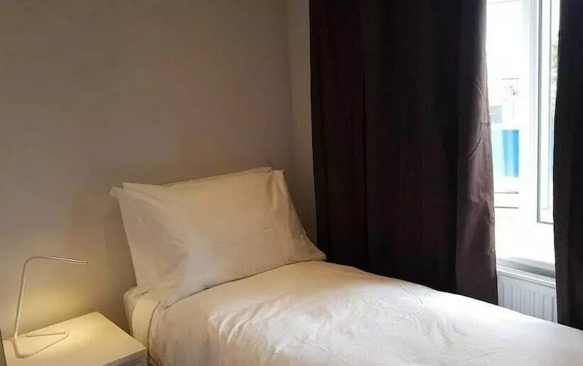 پانسیون Austin David Apartment Harrow