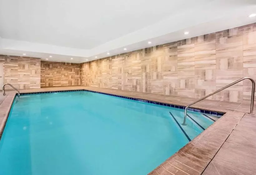 Hotelli La Quinta Inn & Suites Katy Mills By Wyndham Katy