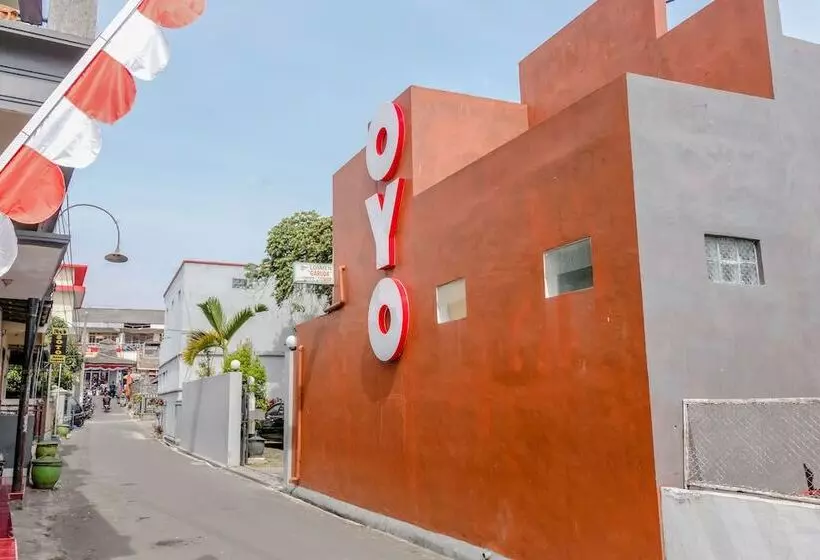 ホテル Oyo 1028 Garuda Residence