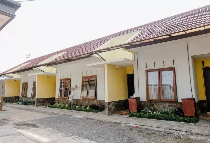 ホテル Oyo 1028 Garuda Residence