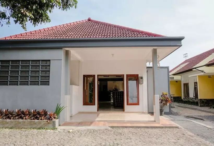 ホテル Oyo 1028 Garuda Residence