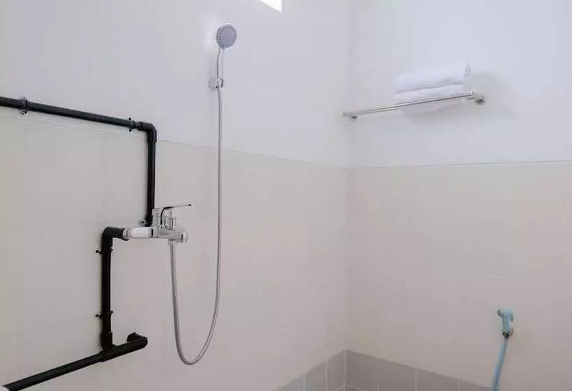 ホテル Oyo 1028 Garuda Residence