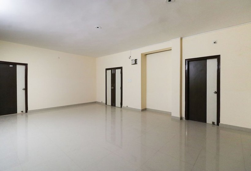 Hotel Oyo 43835 Imperial Stays