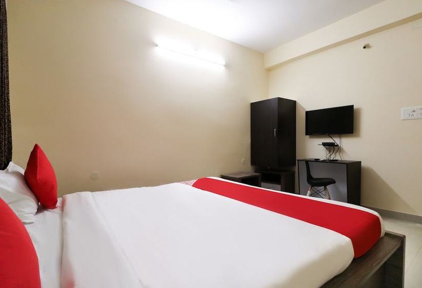 Hotel Oyo 43835 Imperial Stays