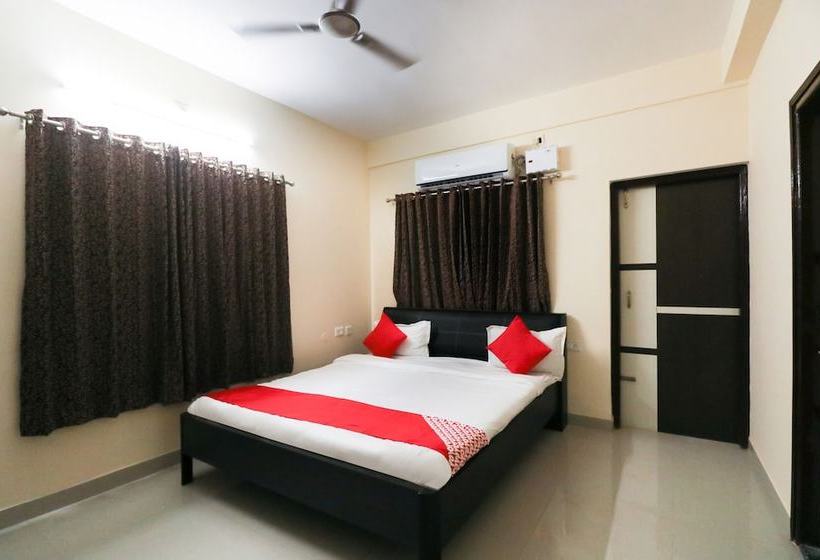 Hotel Oyo 43835 Imperial Stays