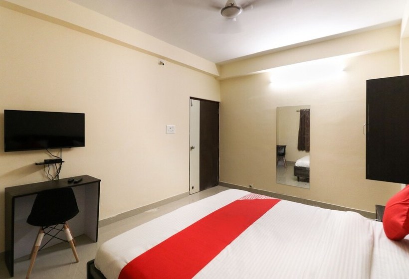 Hotel Oyo 43835 Imperial Stays