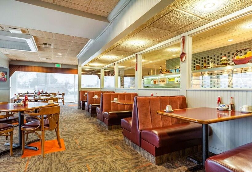 فندق Suburban Studios I80 Grand Island