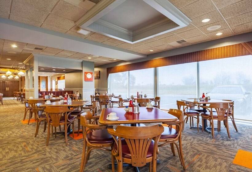 فندق Suburban Studios I80 Grand Island