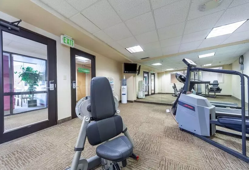 Hotelli Suburban Studios I80 Grand Island