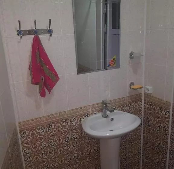 ペンション Guest House Ibrohim حلال