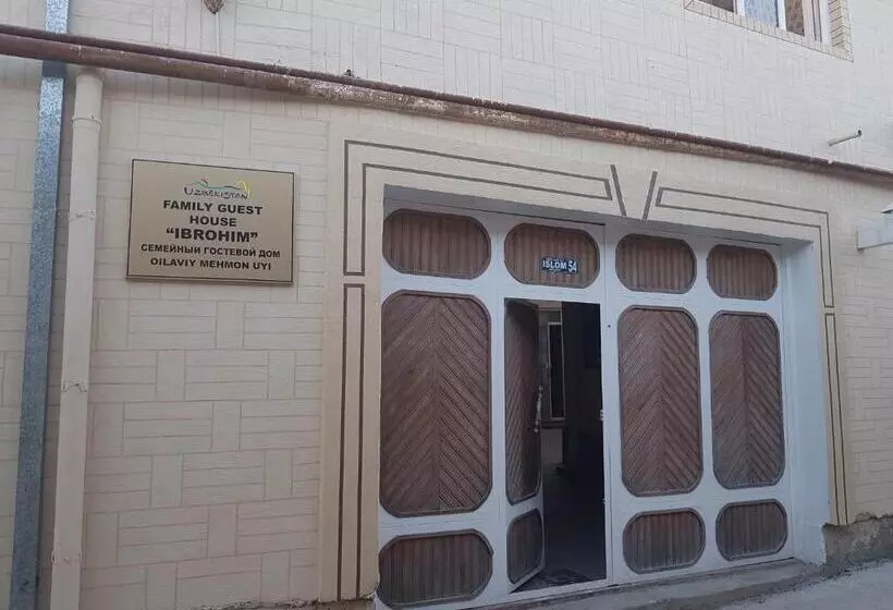 ペンション Guest House Ibrohim حلال