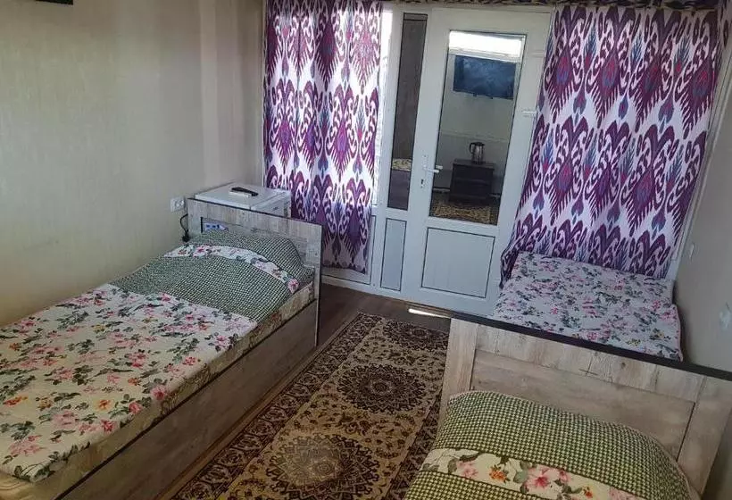 ペンション Guest House Ibrohim حلال