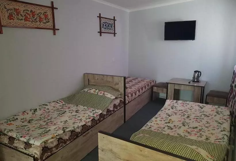 ペンション Guest House Ibrohim حلال