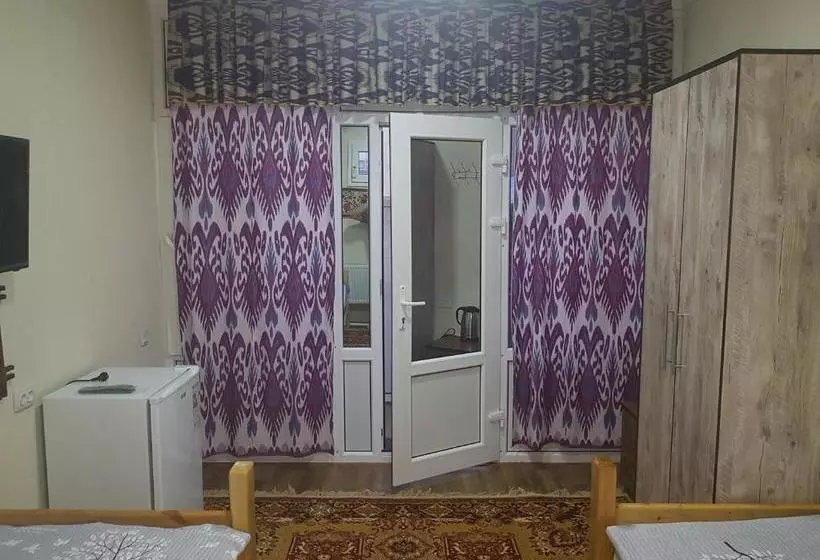 ペンション Guest House Ibrohim حلال