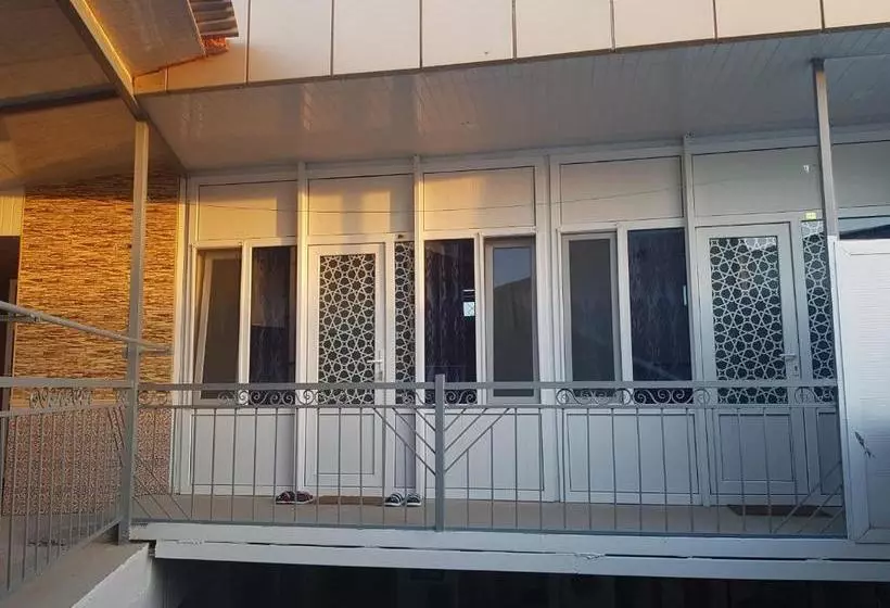 ペンション Guest House Ibrohim حلال