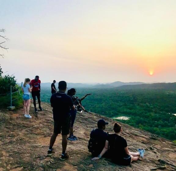 پانسیون Wijesiri Family Guest House