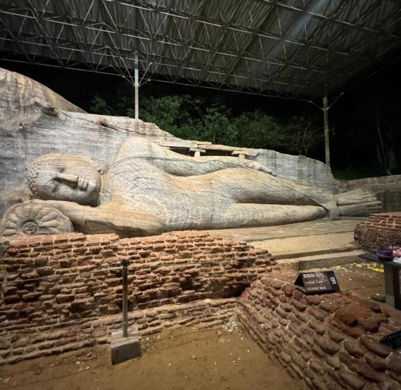 پانسیون Wijesiri Family Guest House