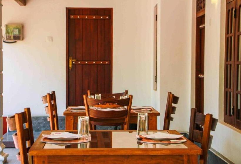 پانسیون Wijesiri Family Guest House