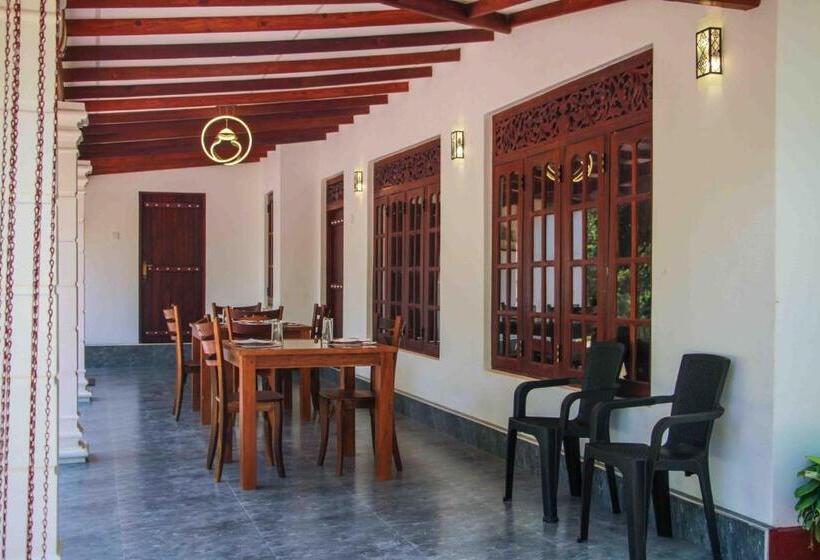 پانسیون Wijesiri Family Guest House