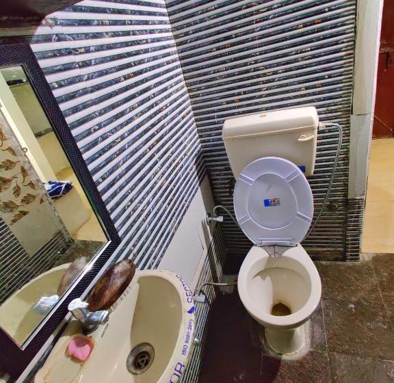 فندق Varah Square Guest House