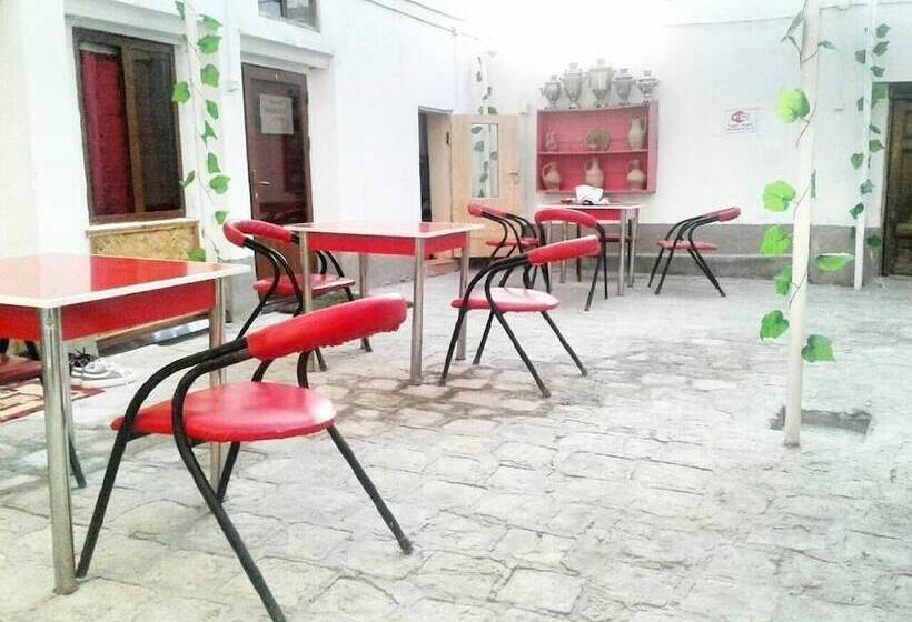 פנסיון History Guest House