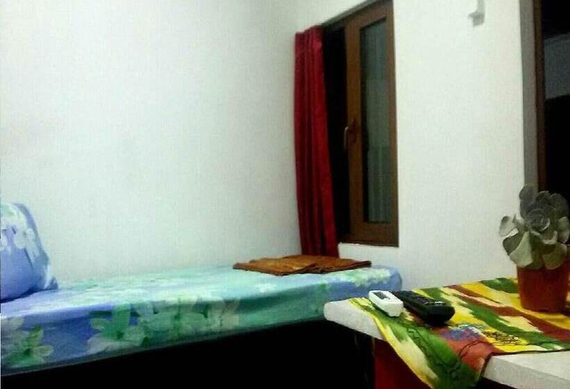 פנסיון History Guest House