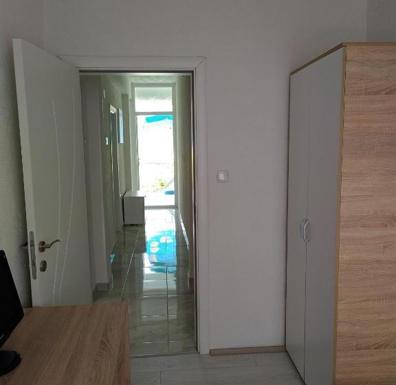 پانسیون Villa Ivanovi