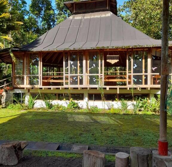 ユースホステル Hosteria La Roulotte Mindo