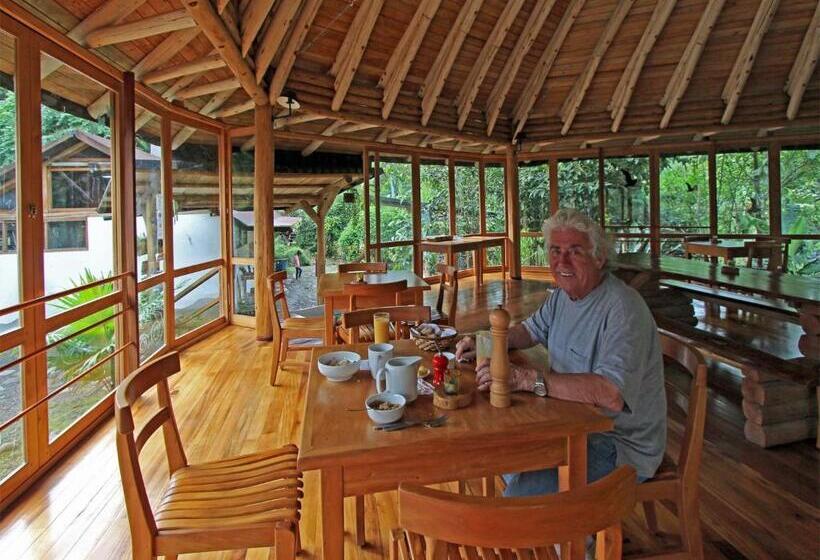 ユースホステル Hosteria La Roulotte Mindo