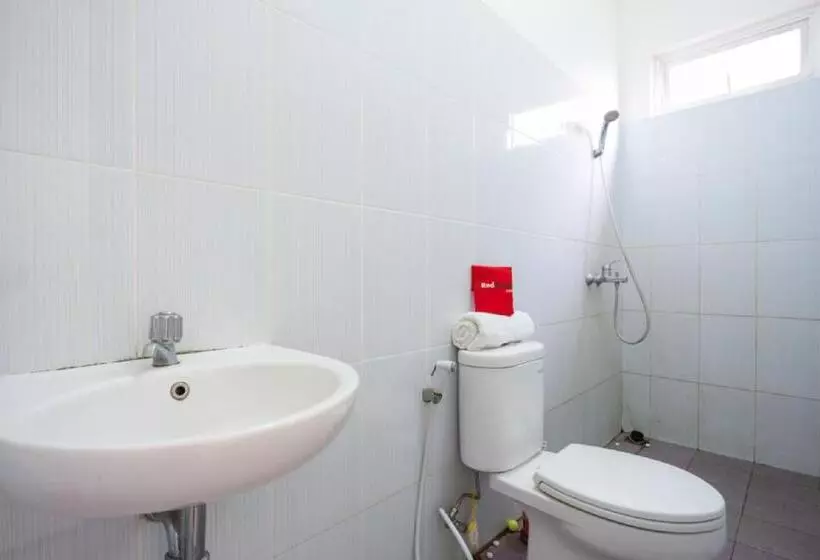 ペンション Reddoorz Plus Near Siloam Karawaci