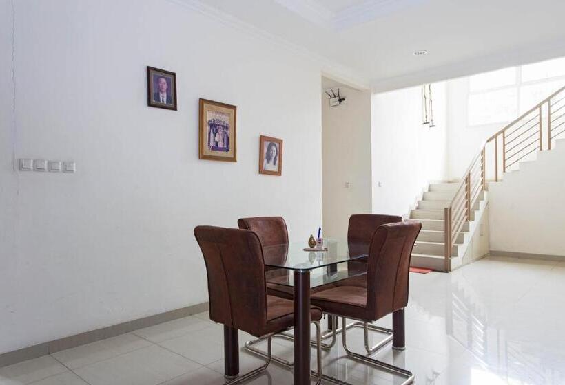 Pensjonat Reddoorz Plus Near Siloam Karawaci