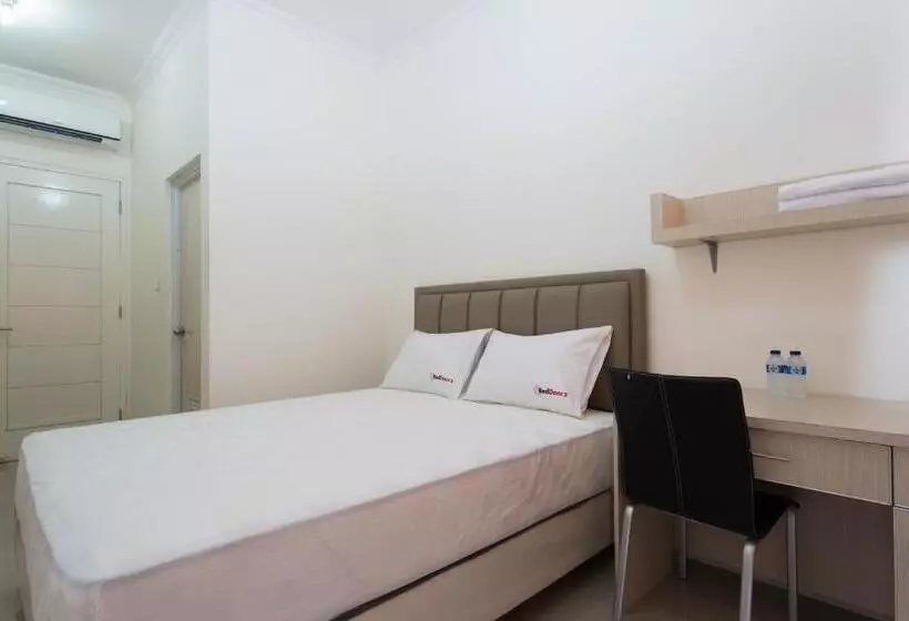ペンション Reddoorz Plus Near Siloam Karawaci