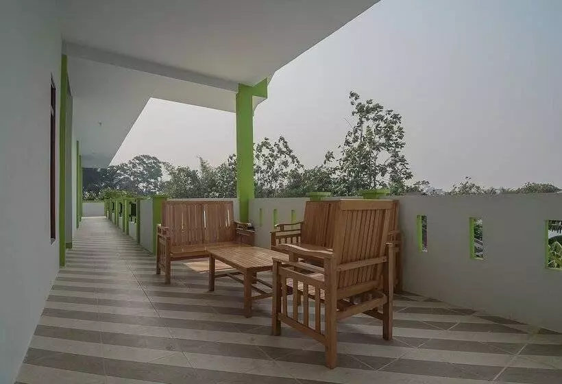 ホテル Reddoorz Near Rs Harapan Bersama