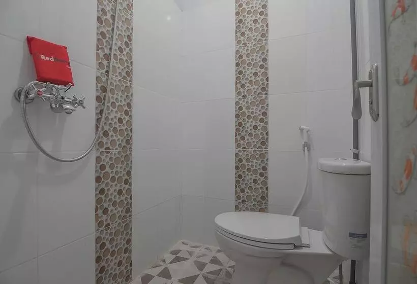 ホテル Reddoorz Near Rs Harapan Bersama