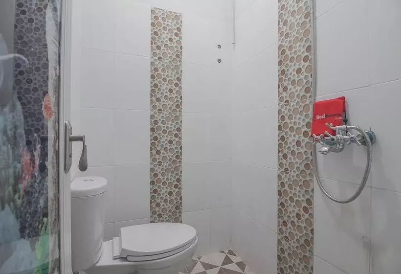 ホテル Reddoorz Near Rs Harapan Bersama