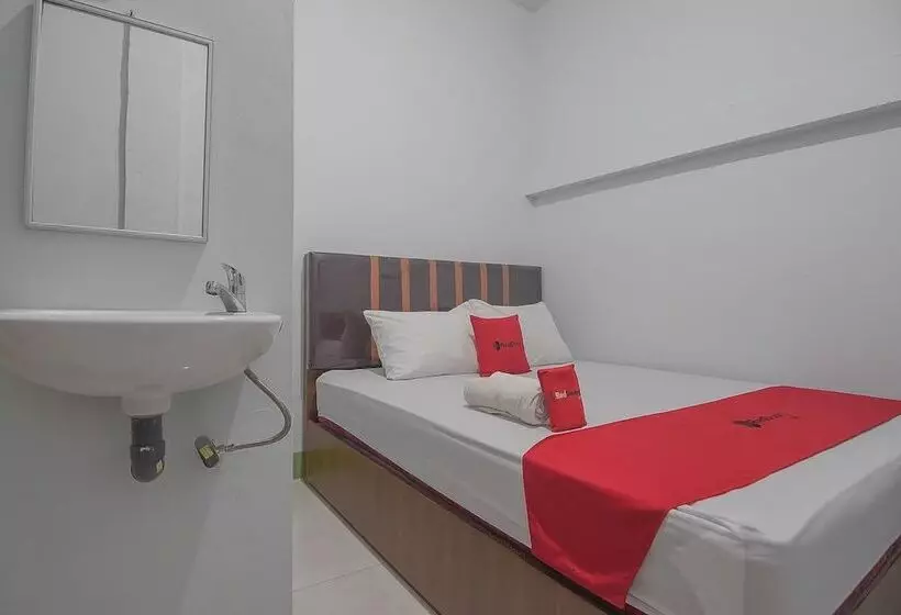ホテル Reddoorz Near Rs Harapan Bersama
