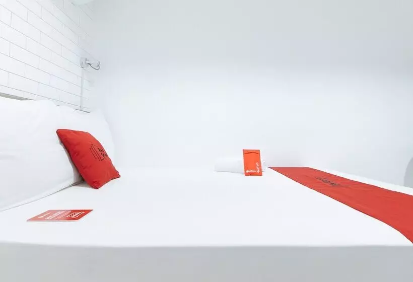 هتل Reddoorz Plus Near St Lukes Bgc