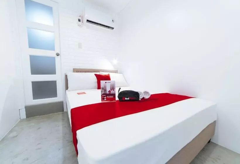 هتل Reddoorz Plus Near St Lukes Bgc